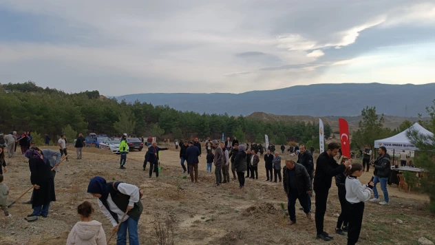 500 Fidan Toprakla Buluşturuldu