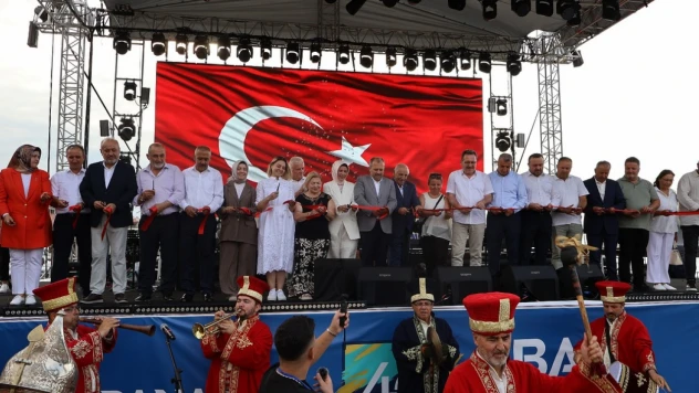 Abana'da 40'ıncı Spor, Kültür, Sanat ve Deniz Şenlikleri Coşkuyla Başladı