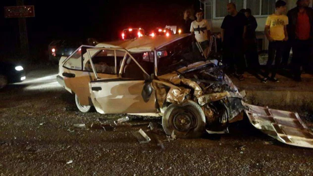 Abana'da iki otomobil çarpıştı: 6 YARALI
