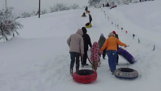Abant Gölü Milli Parkı'nın Yamaçları Kayak Merkezi Oldu