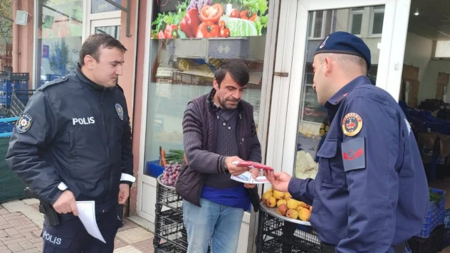 Ağlı'da Esnafa Türk Bayrağı Dağıtıldı