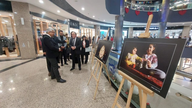 Aile Ve Çocuk Temalı Fotoğraf Sergisi Açıldı