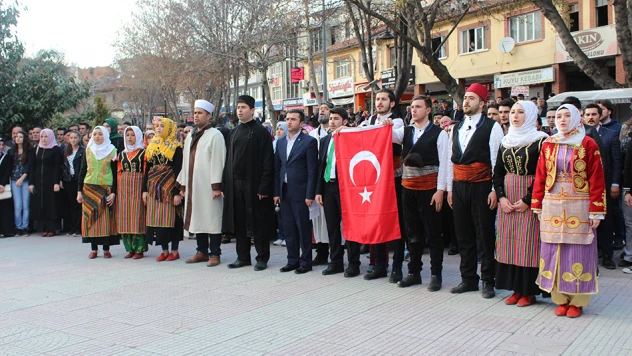 AK Gençlik, Akif'i andı