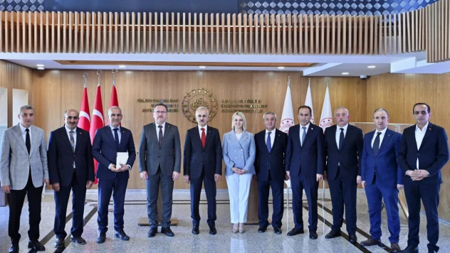 AK Parti Kastamonu Heyetinden Bakan Uraloğlu'na Ziyaret