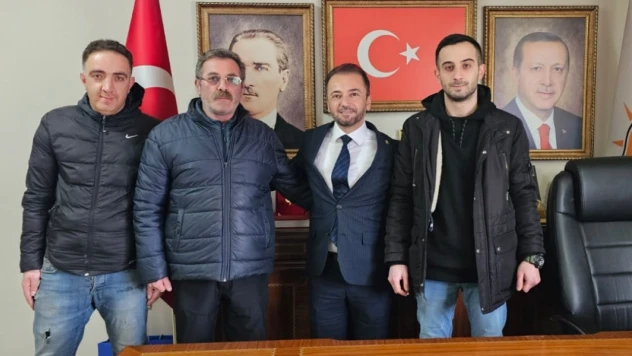 Ak Parti'ye Katılımlar Sürüyor
