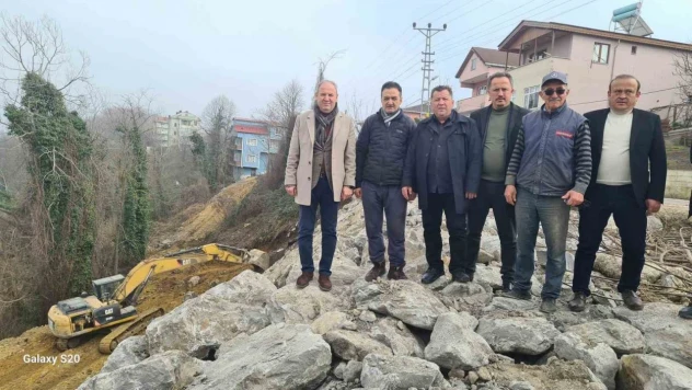 Heyelan Riski Olan Yollara İstinat Duvarı Örülüyor