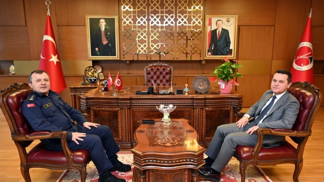 Albay Uz'dan Rektör Topal'a Ziyaret