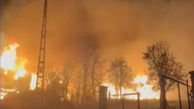 Alevlere Teslim Olan 6 Ev Ve Ahır Kullanılmaz Hale Geldi