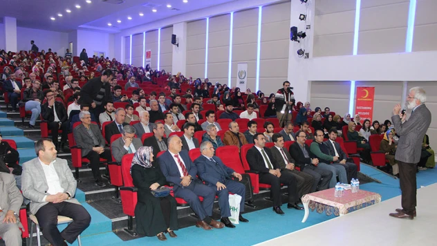 Aliya İzzetbegoviç anlatıldı