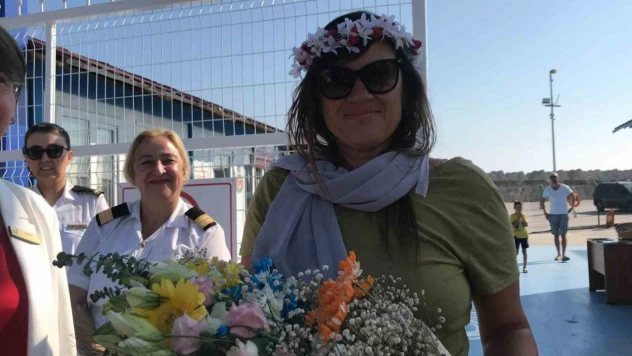 Kuruvaziyer Yolcu Gemisi Amasra'ya 100 Bininci Yolcusunu Getirdi