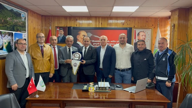 Amatör Spordan Başkan Arı'ya Ziyaret