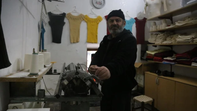 Annesinin mesleğini yaşatıyor