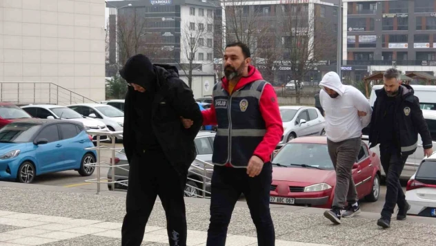 35 Bin Liralık Işıklandırma Malzemesi Çaldılar