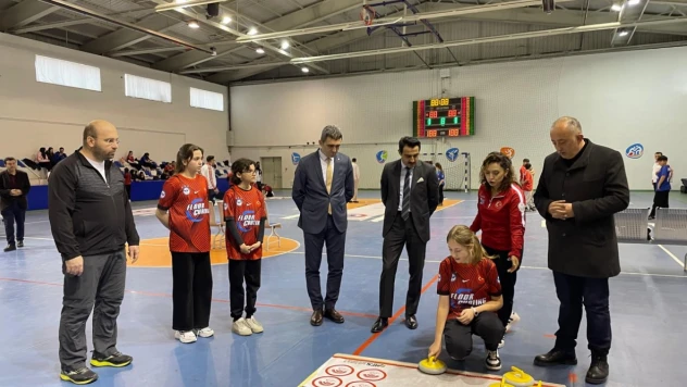 Araç'ta Okul Sporları Floor Curling Turnuvası Düzenlendi