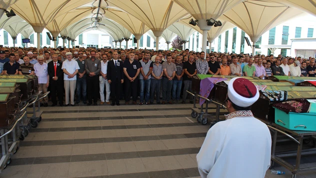 Araçlı eczacı son yolculuğa uğurlandı