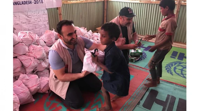 Arakan'lı yetim ve öksüzler için toplandılar