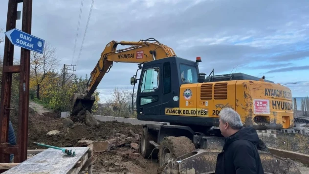 Ayancık'ta Altyapı Ve Üstyapı Çalışmaları Hız Kazandı