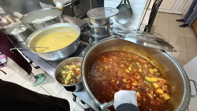 Ayancık'ta İhtiyaç Sahiplerine Sıcak Yemek Desteği