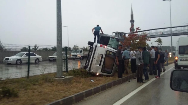 Aynı anda 2 kaza 3 yaralı