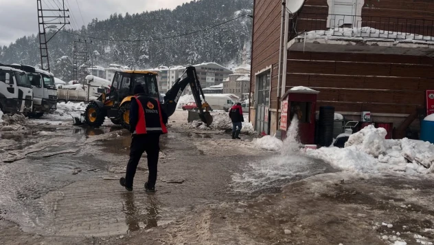 Azdavay'da Su Dolum Vanası Patladı!