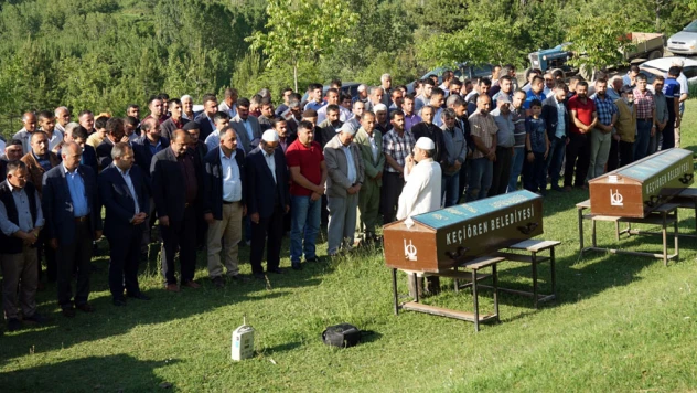 Baba ile oğlu, yan yana toprağa verildi