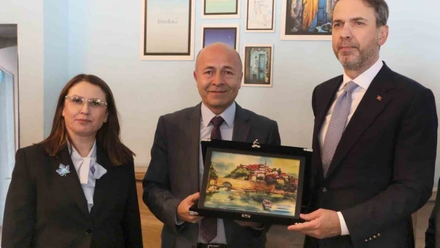 Bakan Bayraktar, Başkan Çakır'ı Ziyaret Etti