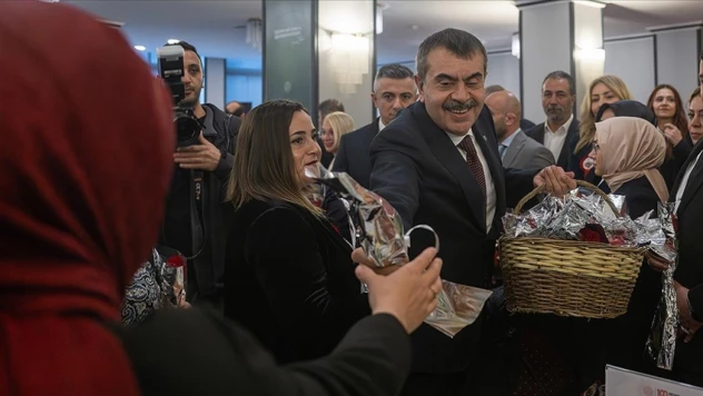 Bakan Tekin, 81 İlden Gelen Öğretmenlerle Buluştu