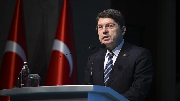 Bakan Tunç: '6 Ay Ceza Alan 9 Gün Hapiste Yatacak'