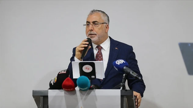 Bakanı Işıkhan: 'Türkiye'nin Önünde Yeni Bir Kapı Açılmıştır'