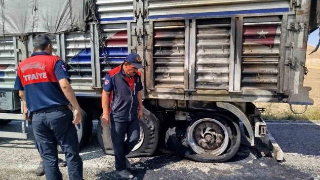 Tırda Çıkan Yangın Söndürüldü