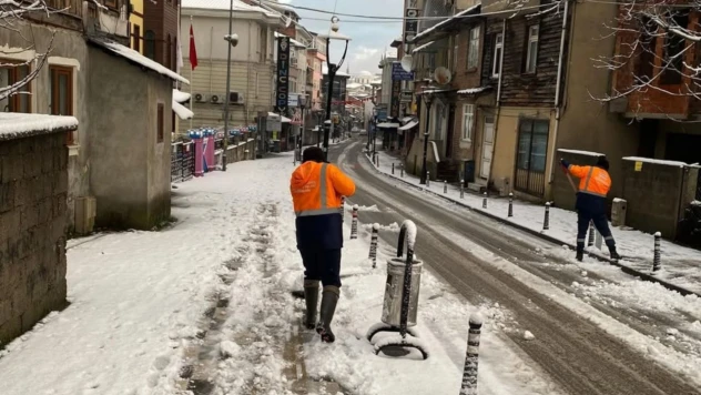 Bartın Belediyesi Karla Mücadele Çalışmalarını Aralıksız Sürdürüyor