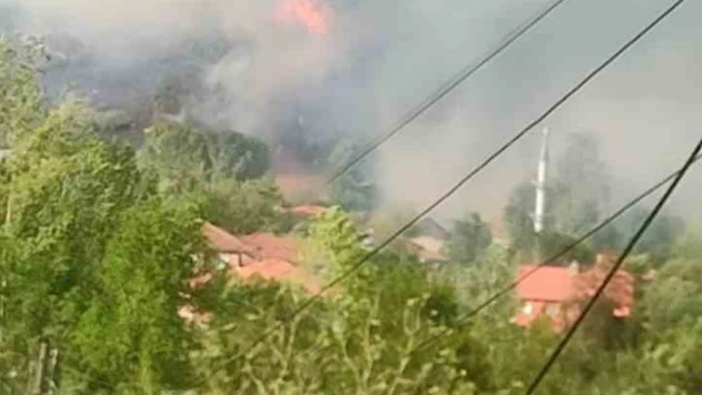 Bartın'da Yükselen Alevler Yerleşim Yerini Tehdit Ediyor