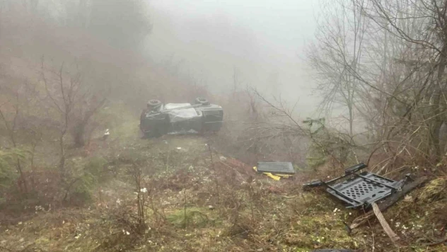 Bartın'da Siste Yoldan Çıkan Araç Takla Attı