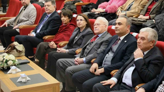 BARÜ'de 'Bartınlı Bir Akademisyenin Hayatından Kesitler' Söyleşisi Düzenlendi