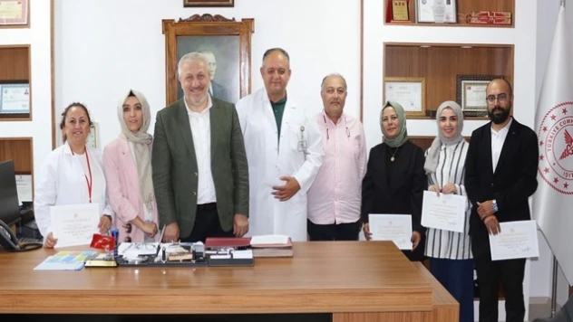 Başarılı Personele Belge Verildi