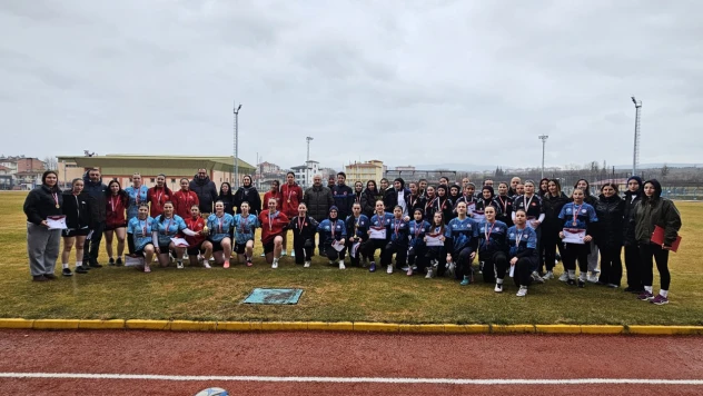 Başkan Arslan, Ragbi Turnuvasında Genç Sporcularla Buluştu