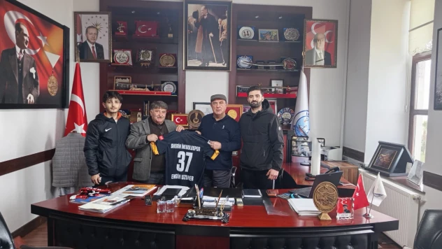 Başkan Uzuner Sherin İneboluspor'u Ağırladı