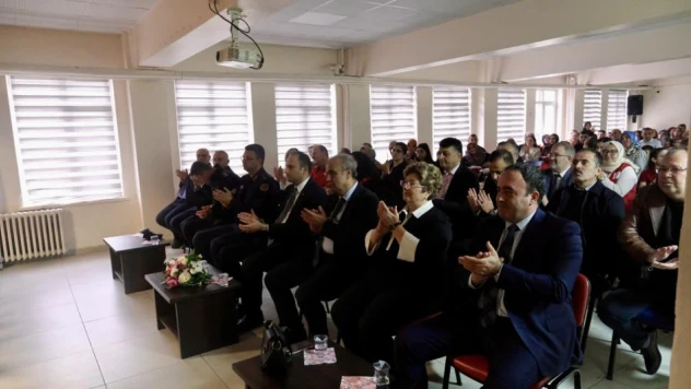 Başkan Yanık, Öğretmenler Günü Programına Katıldı