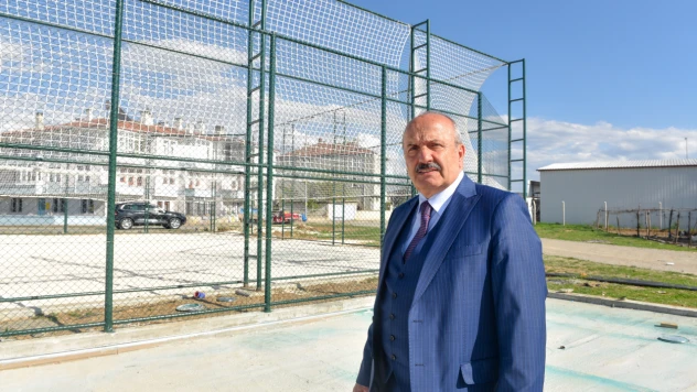 Belediye Başkanı Arslan Spor Tesislerini İnceledi