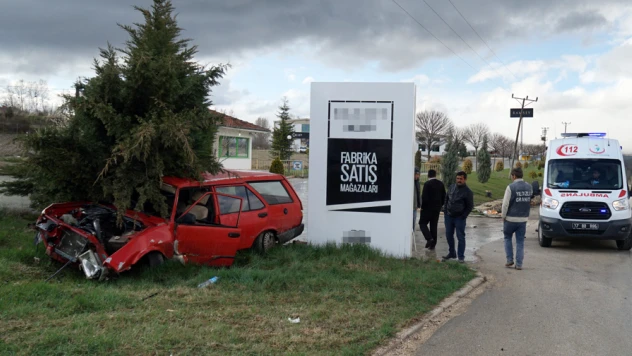 Beton duvara çarptılar 4 yaralı