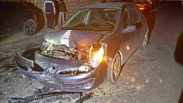 Beton Mikseriyle Otomobil Çarpıştı: 1 Yaralı