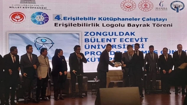Kütüphaneye 'Erişilebilirlik Logo Bayrağı' Takdim Edildi