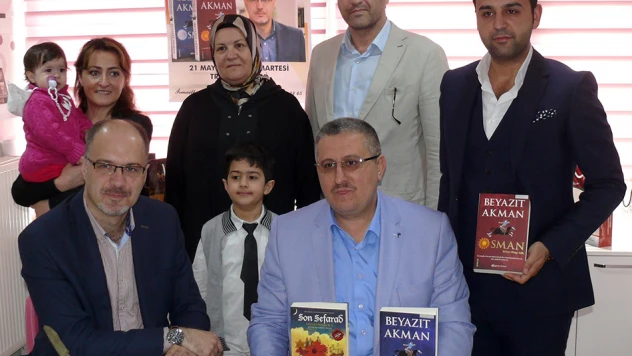 Beyazıt Akman okurları ile buluştu