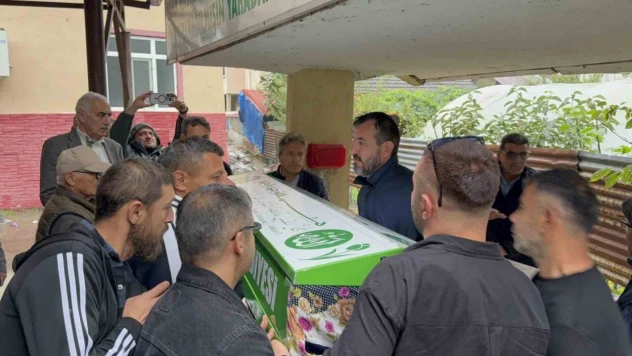 Bıçaklı Kavgada Hayatını Kaybeden Kadın Toprağa Verildi