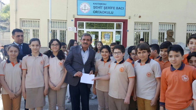 'Bir tuğla da' onlardan