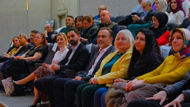 Bolu'da 'Karışık Kaset 2' Konserine Yoğun İlgi