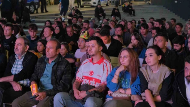 Bolu'da Dev Ekranda Milli Heyecan