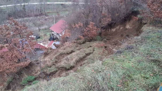 Bolu'da Heyelan Nedeniyle 3 Ev Boşaltıldı
