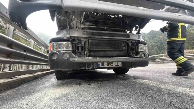 Bolu'da Kamyon Alev Aldı