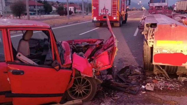 Bolu'da Otomobil Tıra Çarptı: 1 Yaralı